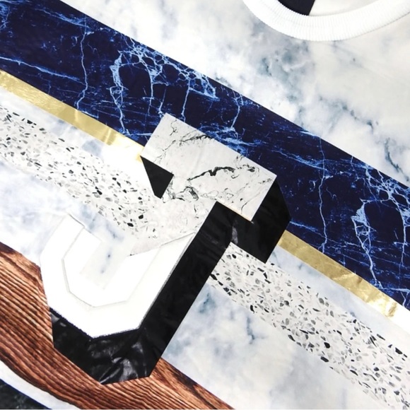 Jun.J Graphic Sweatshirt Size 50 Made in Korea - Picture 3 of 9